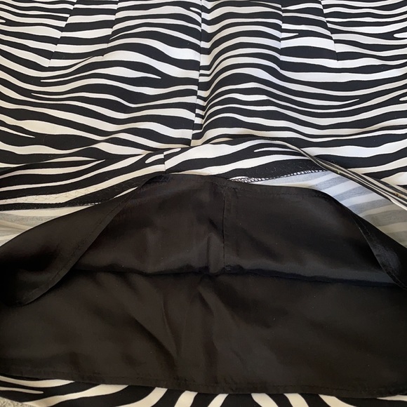 Michael Kors Collection Zebra Print Mini Skirt - Picture 5 of 11